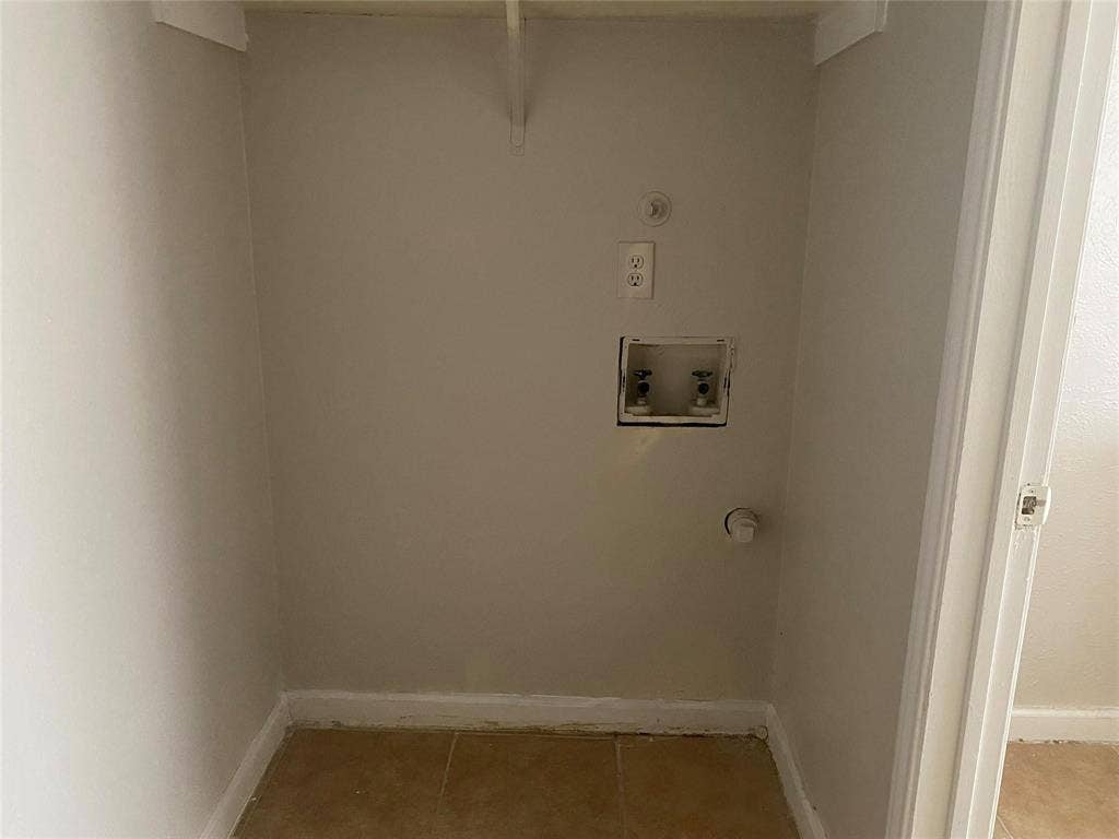 2425 Limestone Drive, Arlington, TX 76014 2425 Limestone Drive, Arlington, TX 76014