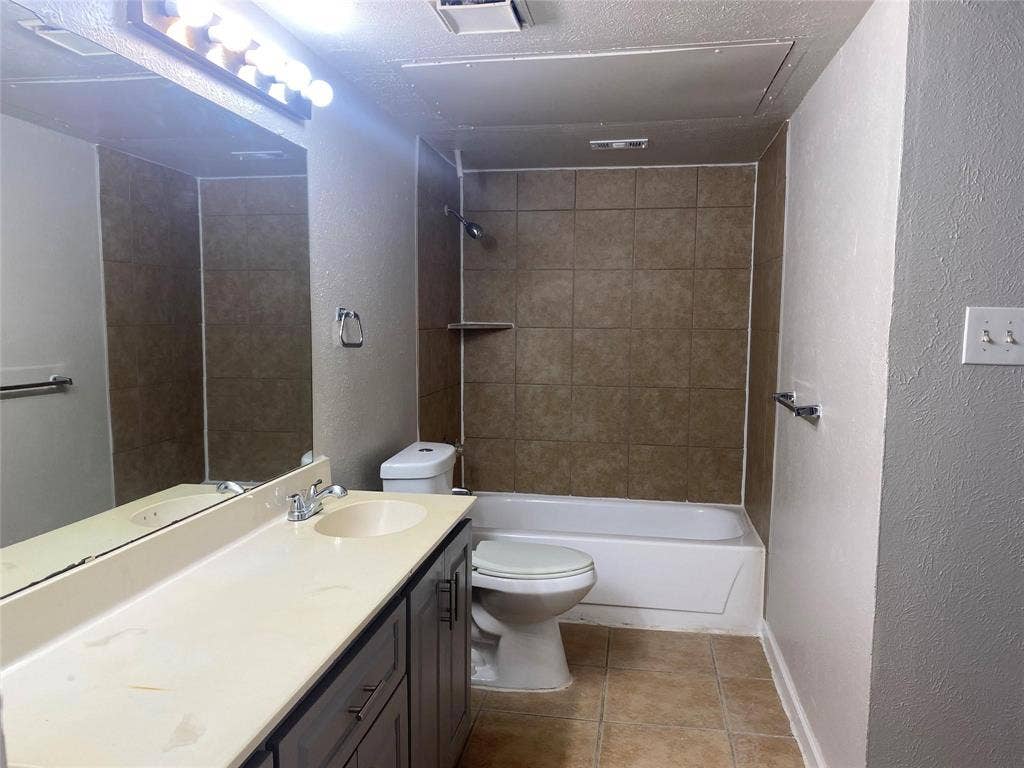 2425 Limestone Drive, Arlington, TX 76014 2425 Limestone Drive, Arlington, TX 76014