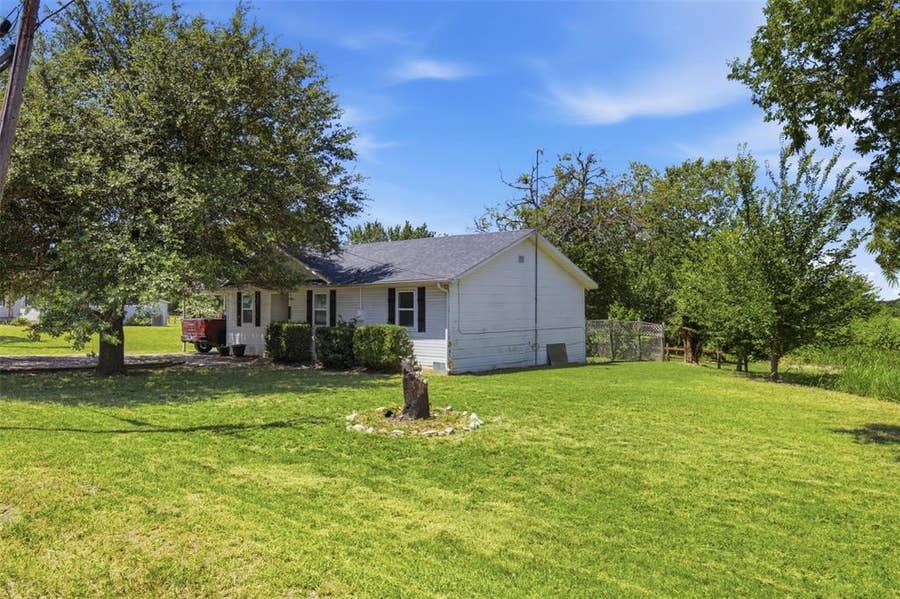Property photo for 313 N Church Street, Blue Ridge, TX