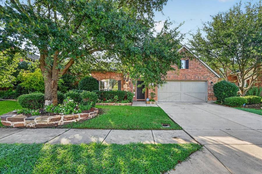 Property photo for 8021 Branch Hollow Trail, Fort Worth, TX
