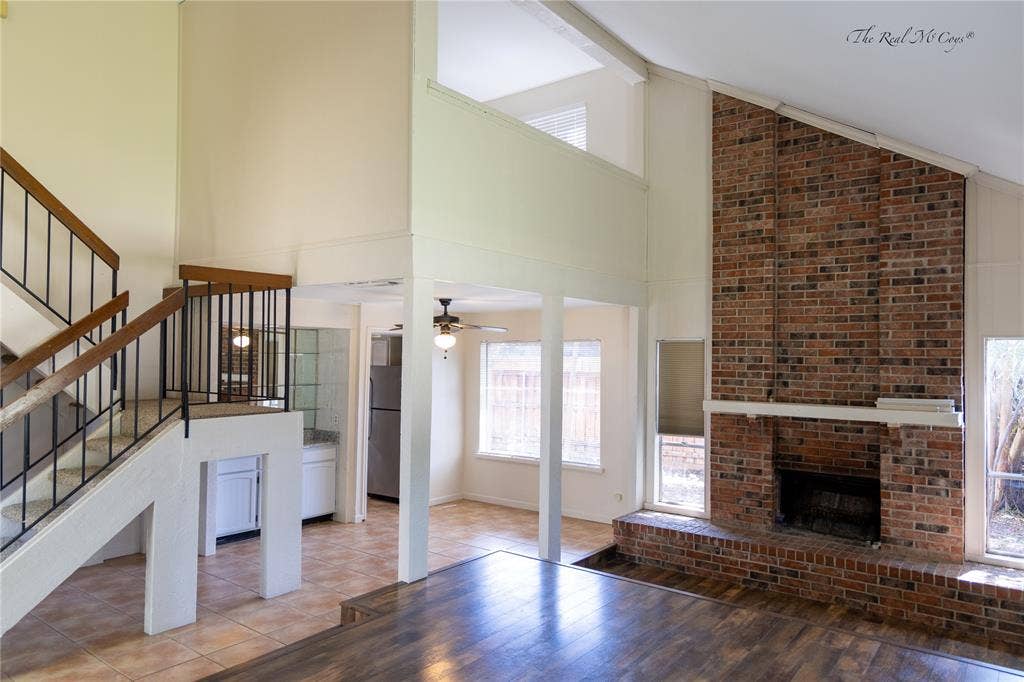 3101 Raintree Drive, Plano, TX 75074 Welcome to 3101 Raintree. A cozy and inviting space for you to call home!