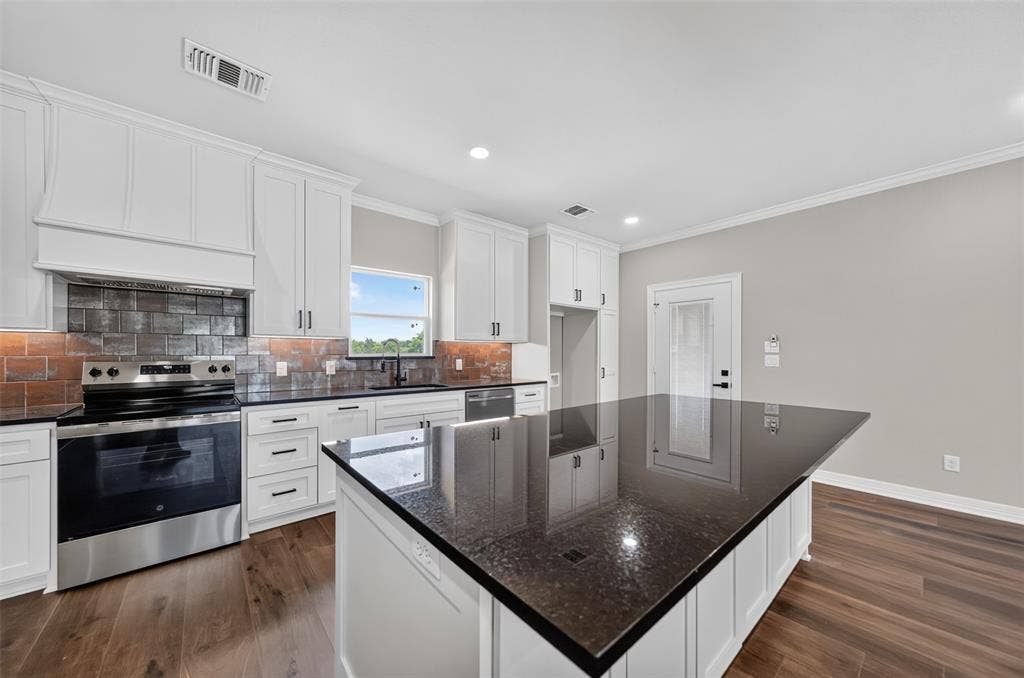 17814 County Road 285, Arp, TX 75750 17814 County Road 285, Arp, TX 75750
