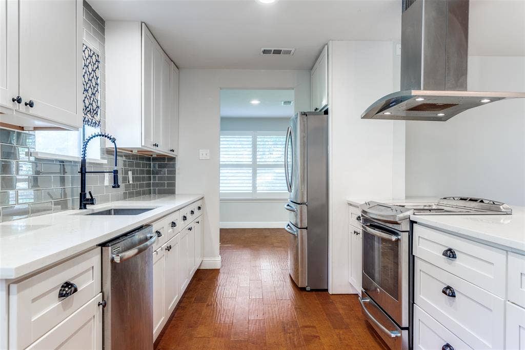 8647 Langdale Circle, Dallas, TX 75238 8647 Langdale Circle, Dallas, TX 75238