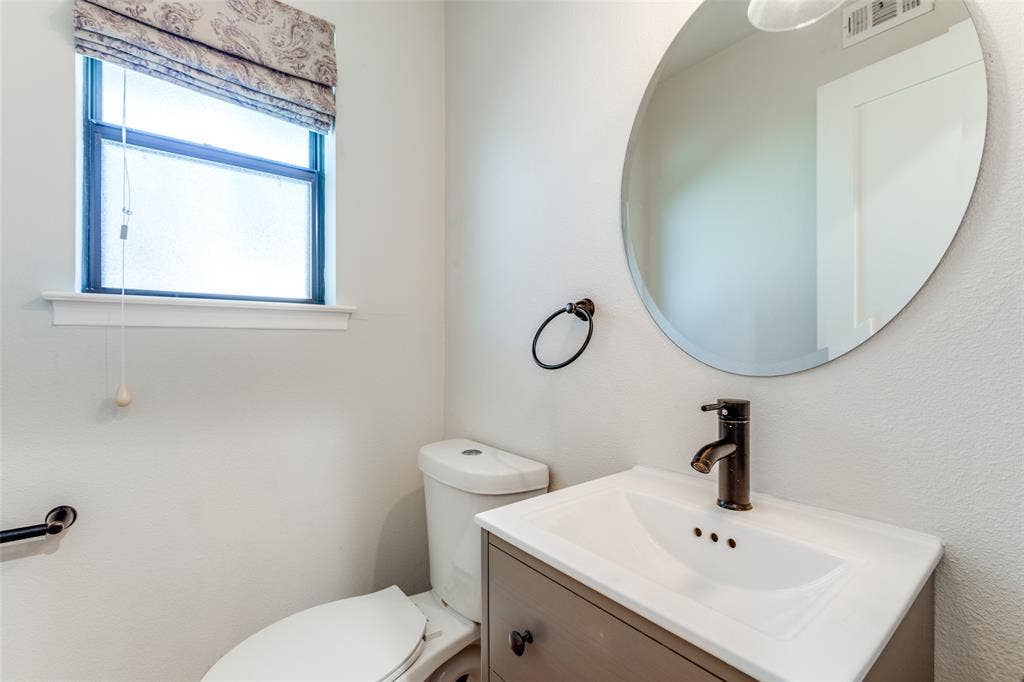 8647 Langdale Circle, Dallas, TX 75238 8647 Langdale Circle, Dallas, TX 75238