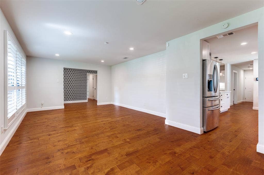8647 Langdale Circle, Dallas, TX 75238 8647 Langdale Circle, Dallas, TX 75238