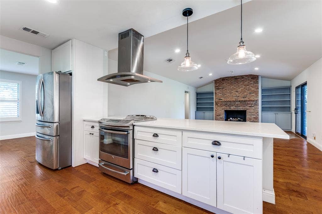 8647 Langdale Circle, Dallas, TX 75238 8647 Langdale Circle, Dallas, TX 75238