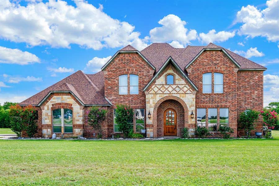 Property photo for 1132 Shadow Lakes Drive, Wills Point, TX