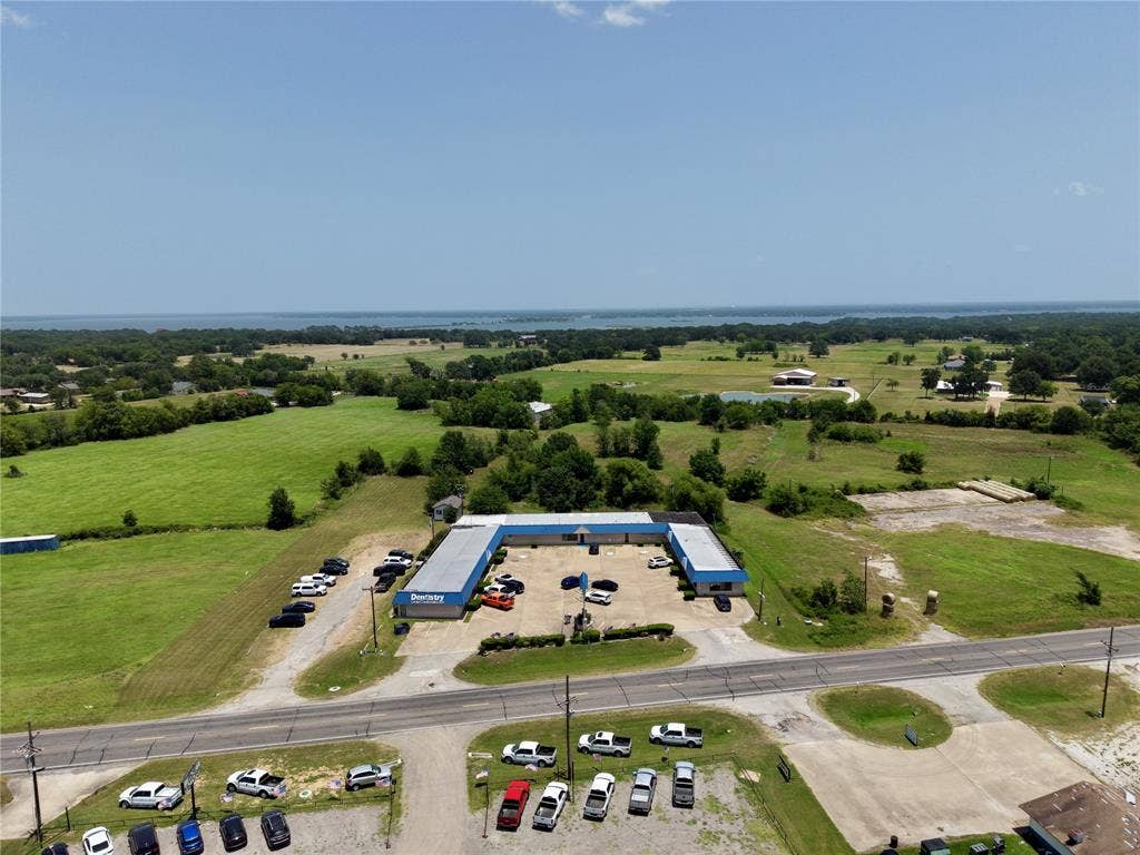 606 S SEVEN POINTS Boulevard, #7, Seven Points, TX 75143