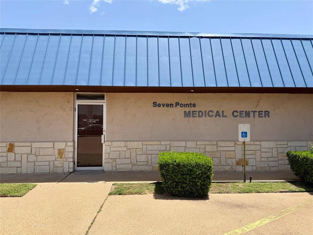 606 S SEVEN POINTS Boulevard, #7, Seven Points, TX 75143