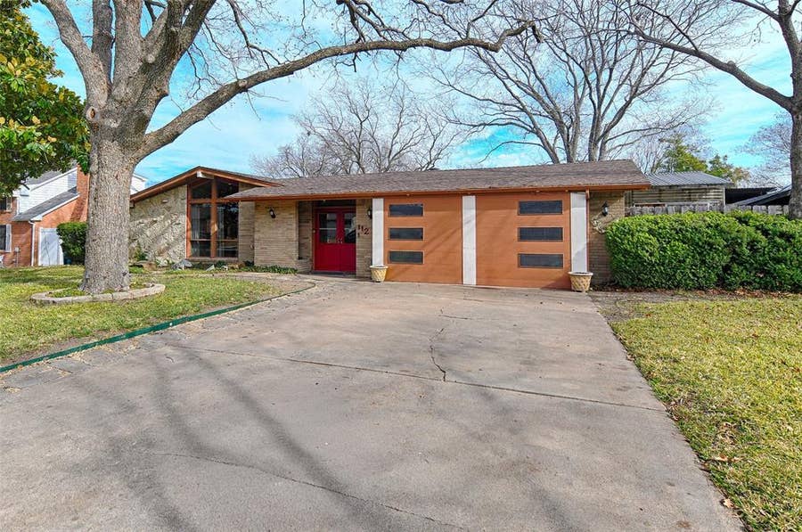 Property photo for 112 Cloudcrest Drive, DeSoto, TX
