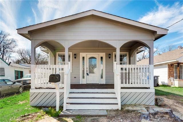 Property photo for 4027 Puget Street, Dallas, TX
