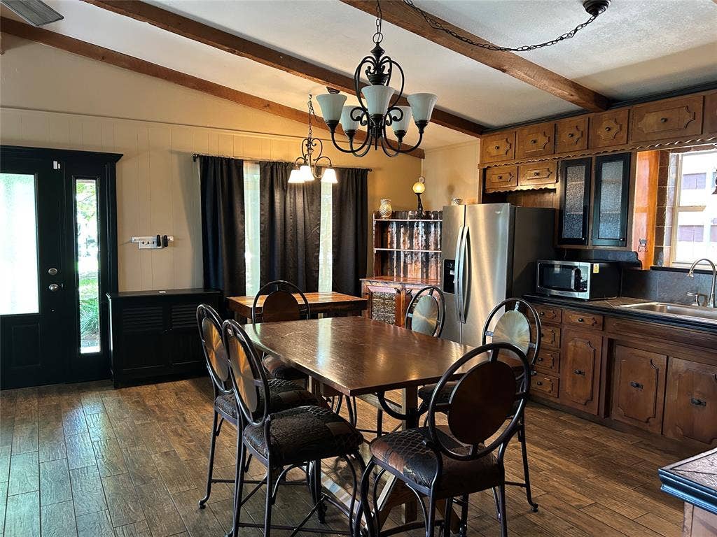 2546 Rockcliff Court, Granbury, TX 76048 2546 Rockcliff Court, Granbury, TX 76048