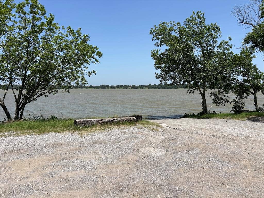 2546 Rockcliff Court, Granbury, TX 76048 HOA boat ramp