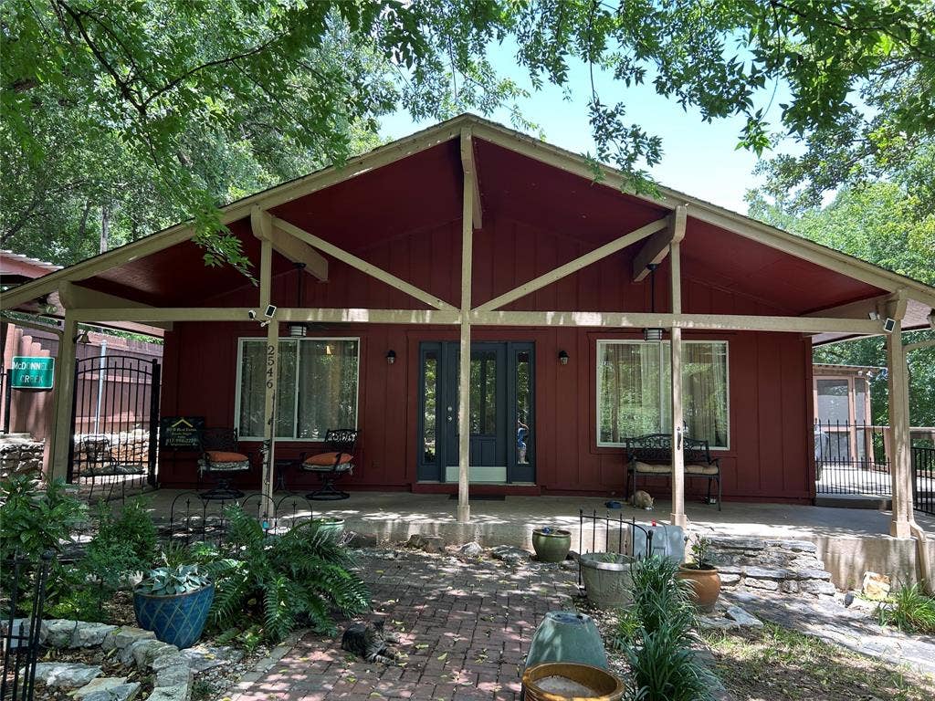 2546 Rockcliff Court, Granbury, TX 76048 2546 Rockcliff Court, Granbury, TX 76048