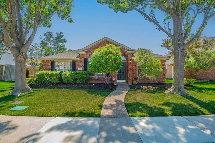 Property photo for 3721 Gardenia Lane, McKinney, TX