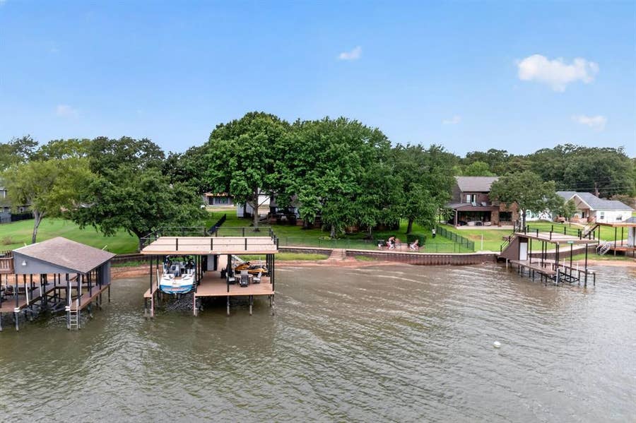 Property photo for 305 Rock And Roll Lane, Mabank, TX