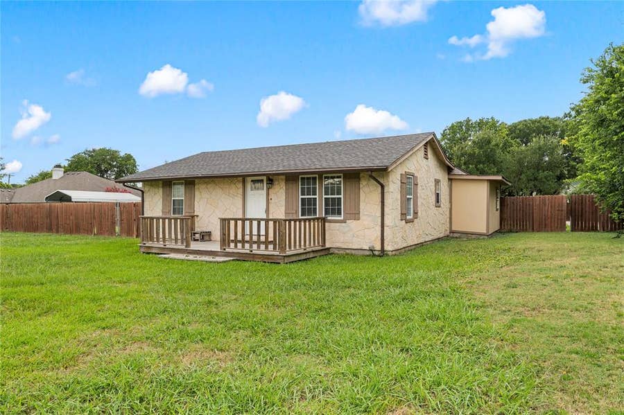 Property photo for 1305 S Robinson Drive, Robinson, TX