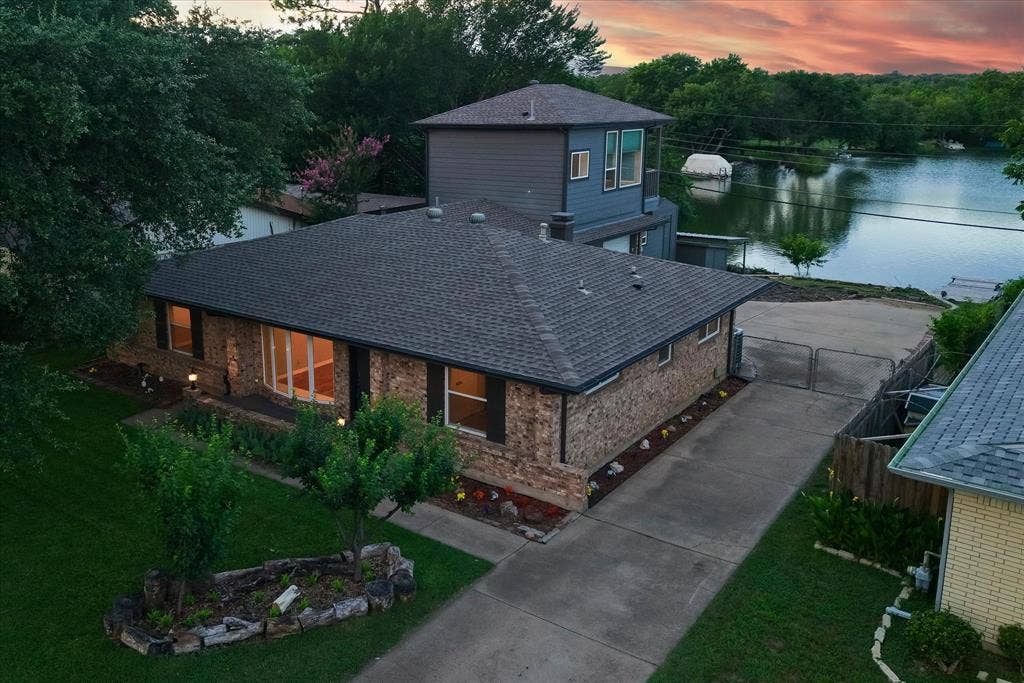 2001 Pebblebrook Trail in Irving, located on Lake Vilbig!