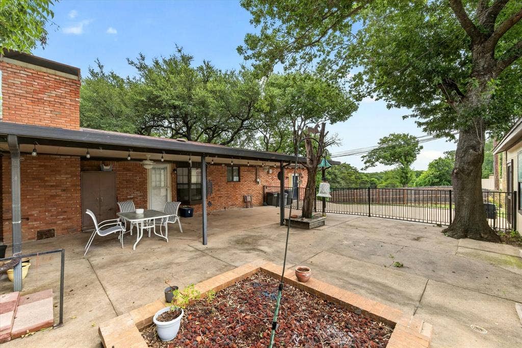 9700 Brookwood Circle, Woodway, TX 76712 9700 Brookwood Circle, Woodway, TX 76712