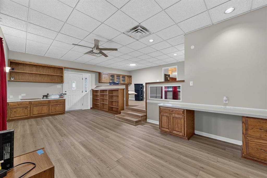 9700 Brookwood Circle, Woodway, TX 76712 Spacious room that has access to backyard
