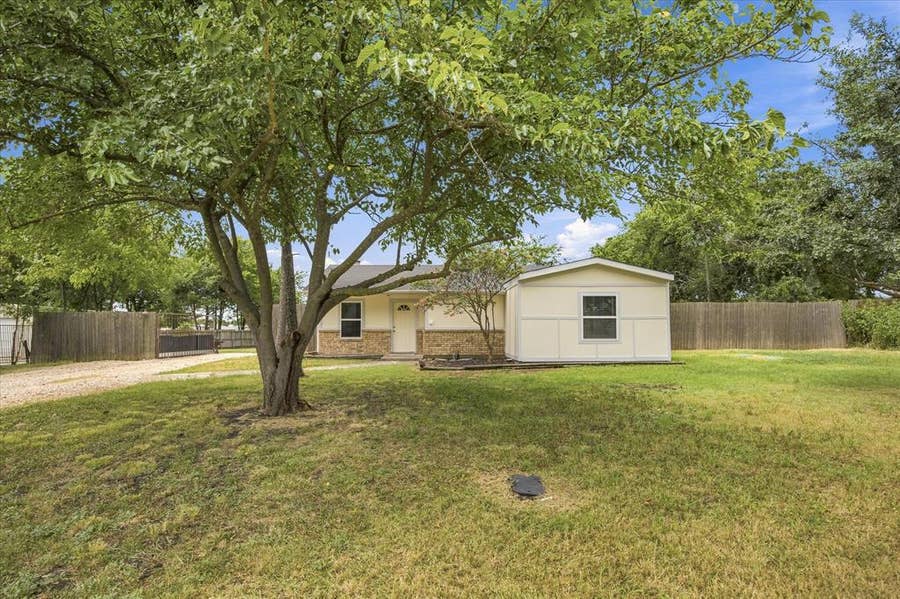 Property photo for 1058 Blackland Drive, Royse City, TX