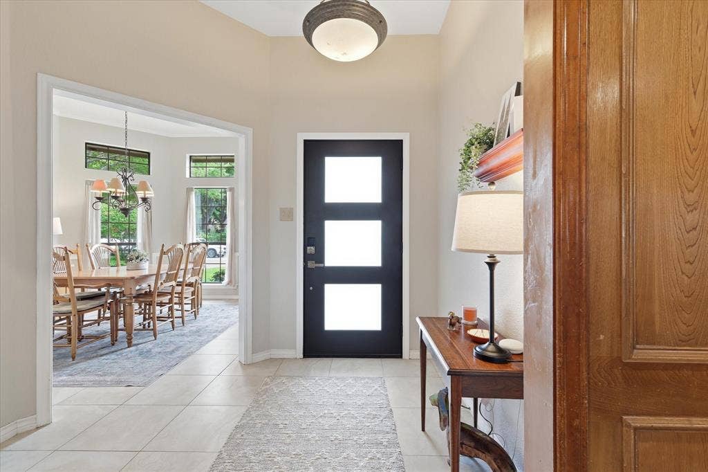 642 Eagle Drive, Coppell, TX 75019 Roomy entrance into this inviting home.