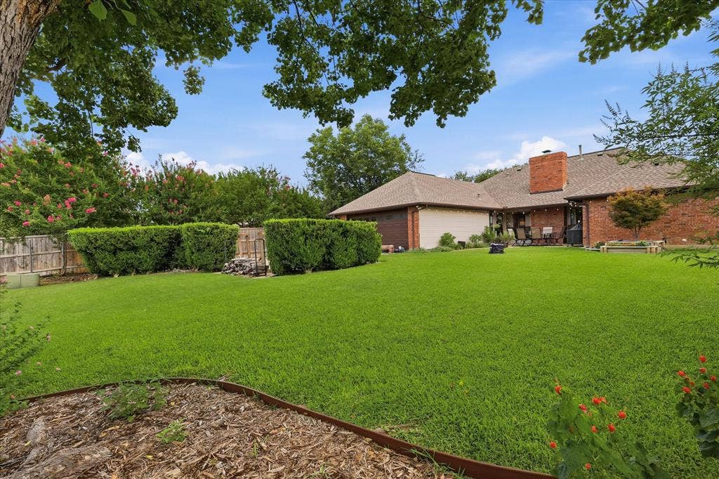 642 Eagle Drive, Coppell, TX 75019 Spacious backyard.