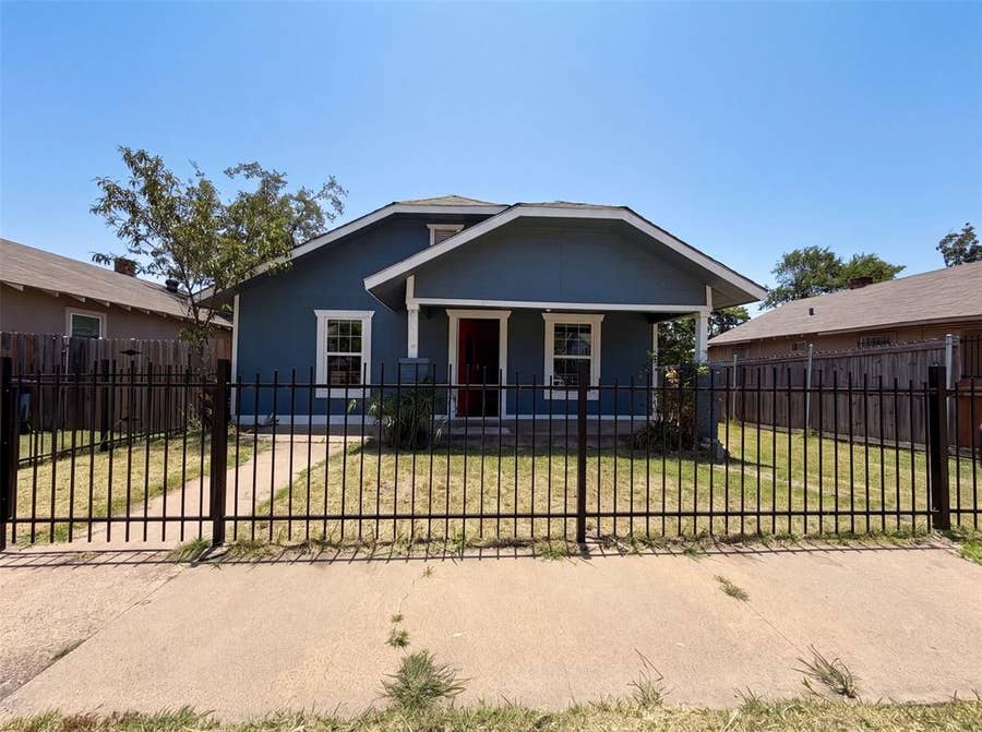 Property photo for 2832 Avenue I, Fort Worth, TX