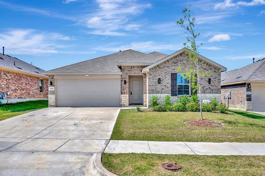 Property photo for 3905 Northwater Trail, Denton, TX