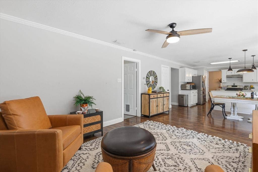 513 Fox Creek Court, Denton, TX 76209 513 Fox Creek Court, Denton, TX 76209