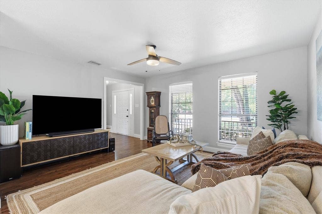 513 Fox Creek Court, Denton, TX 76209 513 Fox Creek Court, Denton, TX 76209