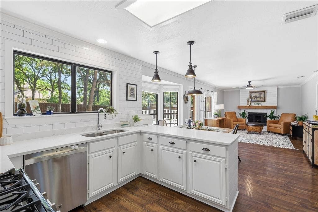 513 Fox Creek Court, Denton, TX 76209 513 Fox Creek Court, Denton, TX 76209