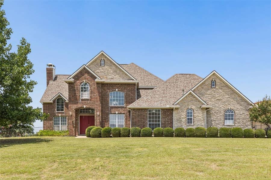 Property photo for 840 Lake Vista Lane, Lavon, TX