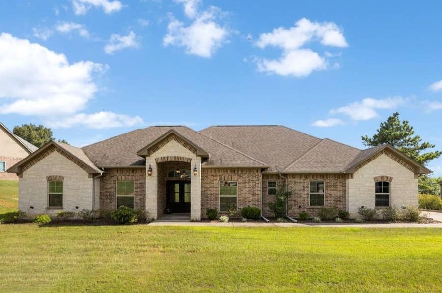 Property photo for 19623 Dove Ridge Drive, Lindale, TX
