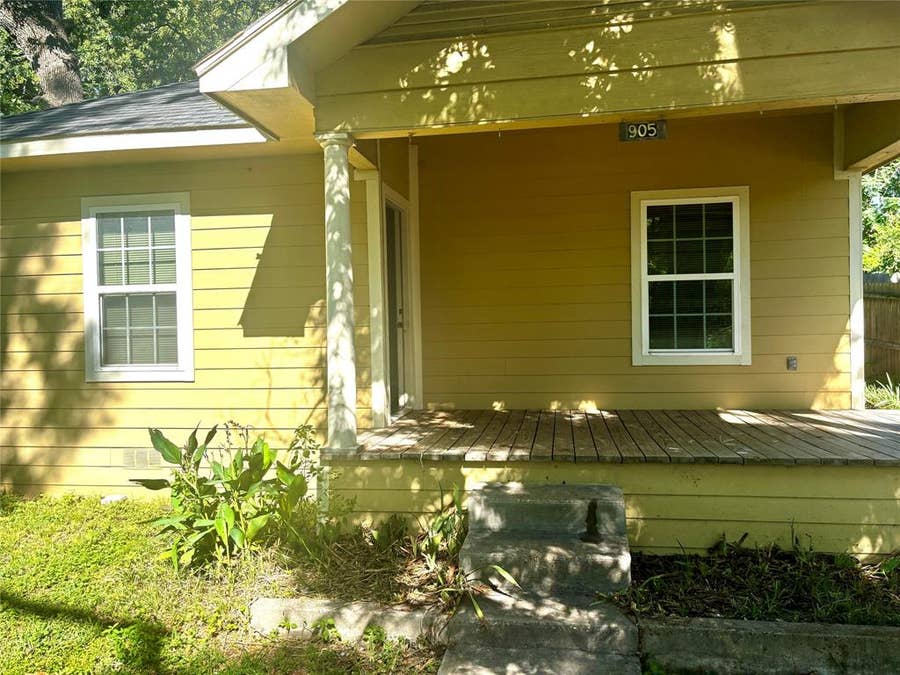 Property photo for 905 Isbell Road, Fort Worth, TX