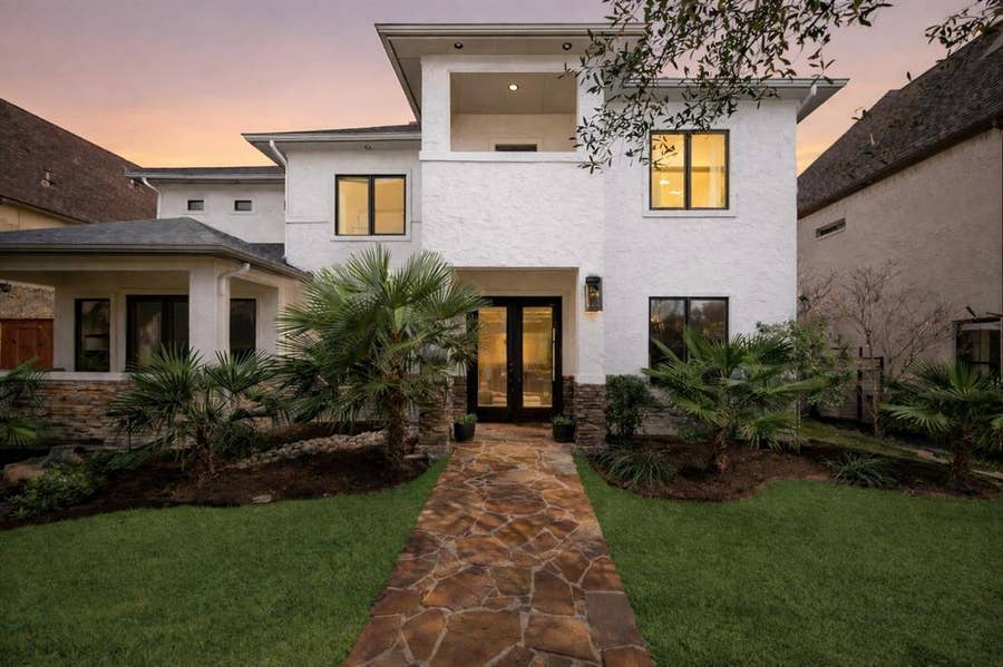 Property photo for 6713 Lake Circle Drive, Dallas, TX