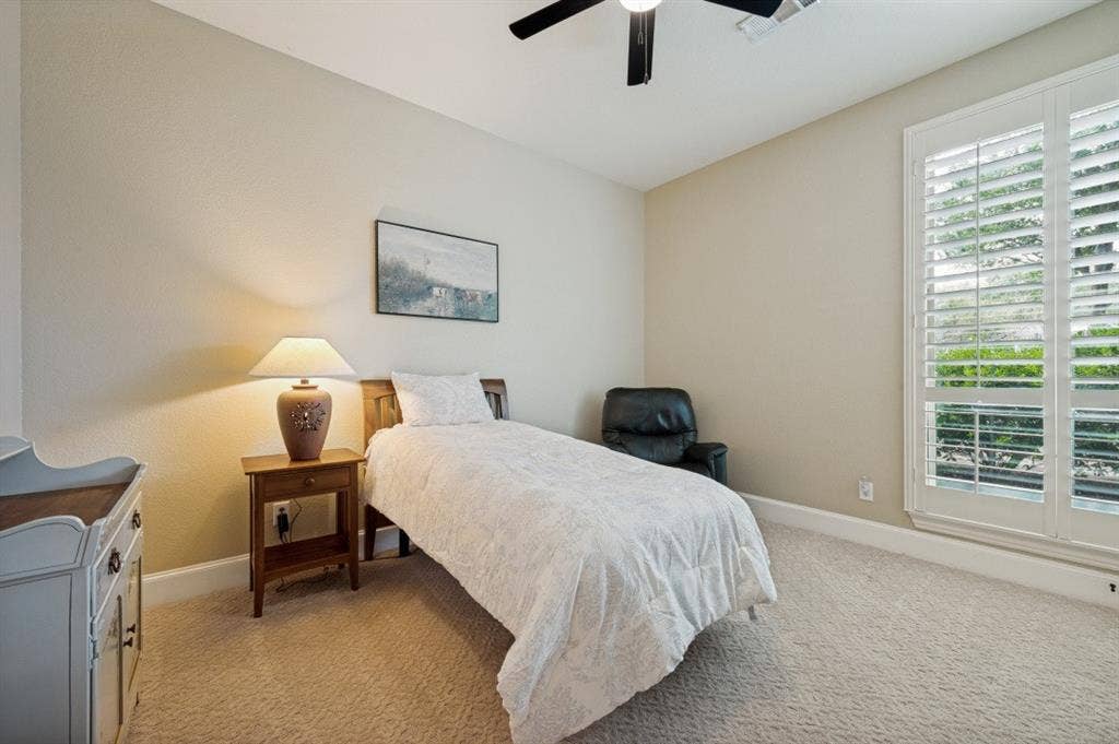 Downstair guest room