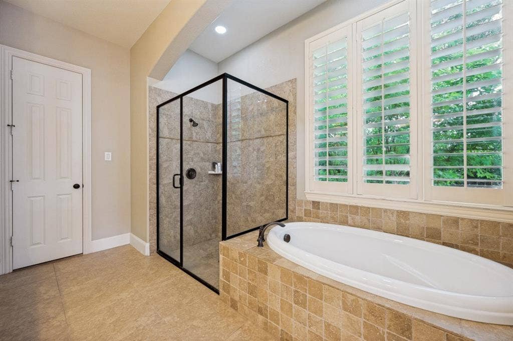 Owner's bathroom