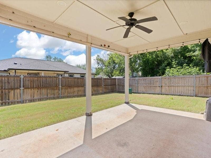5528 Mesa Loop, Granbury, TX 76048 Covered Back Patio