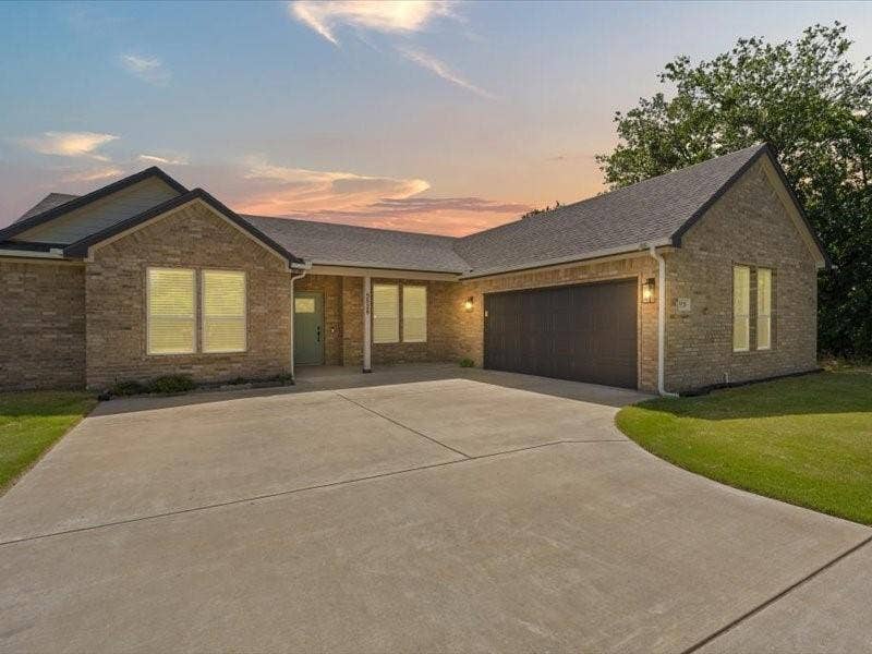 5528 Mesa Loop, Granbury, TX 76048 5528 Mesa Loop
