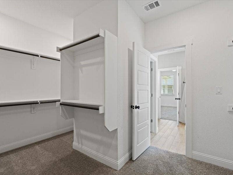 5528 Mesa Loop, Granbury, TX 76048 Primary Bedroom Walk-in Closet