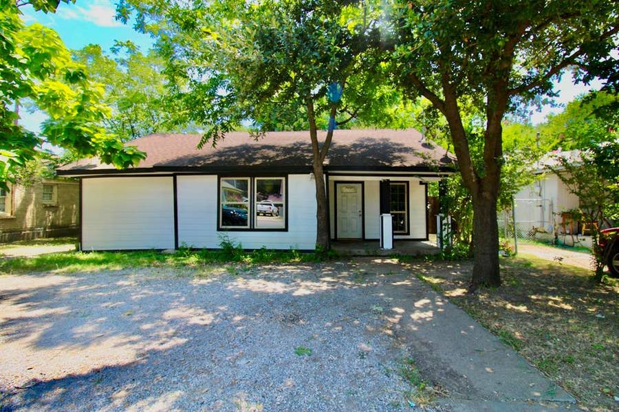 Property photo for 1206 S Edgefield Avenue, Dallas, TX