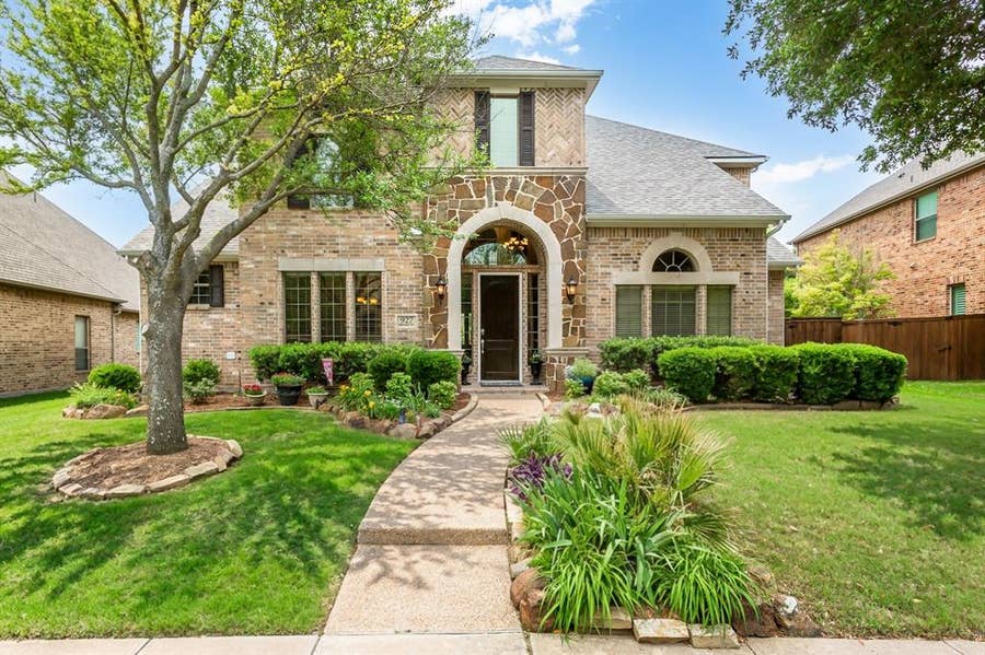 Property photo for 927 Mckamy Drive, Allen, TX
