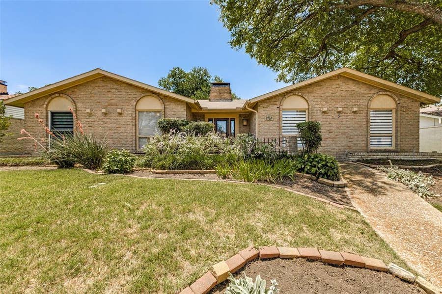 Property photo for 7736 El Santo Lane, Dallas, TX