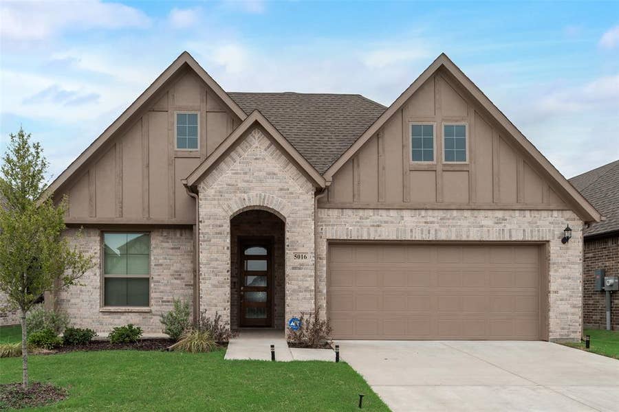 Property photo for 5016 De Berry Lane, Royse City, TX