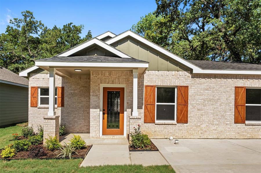 Property photo for 128 Arapaho Trail, Mabank, TX