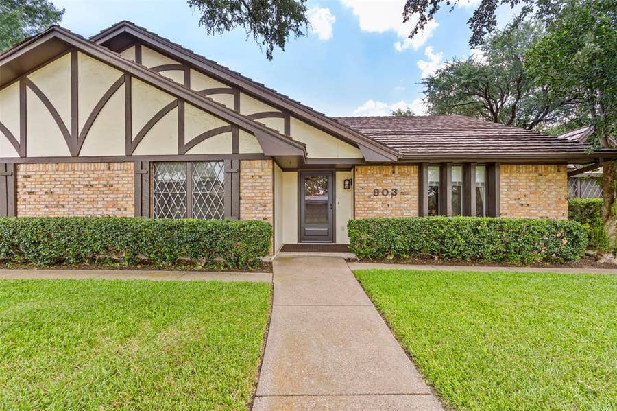 Property photo for 903 Green Rock Drive, Duncanville, TX
