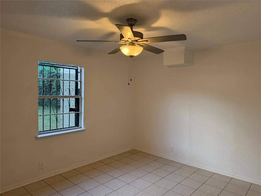 1060 Gardner Road, Austin, TX 78721 1060 Gardner Road, Austin, TX 78721