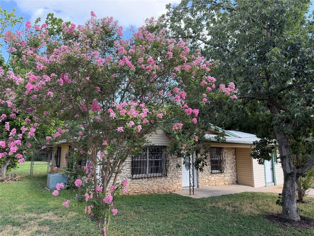 1060 Gardner Road, Austin, TX 78721 1060 Gardner Road, Austin, TX 78721
