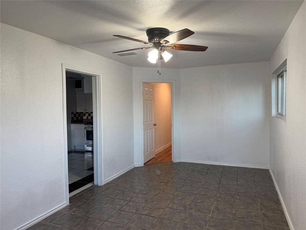 1060 Gardner Road, Austin, TX 78721 1060 Gardner Road, Austin, TX 78721
